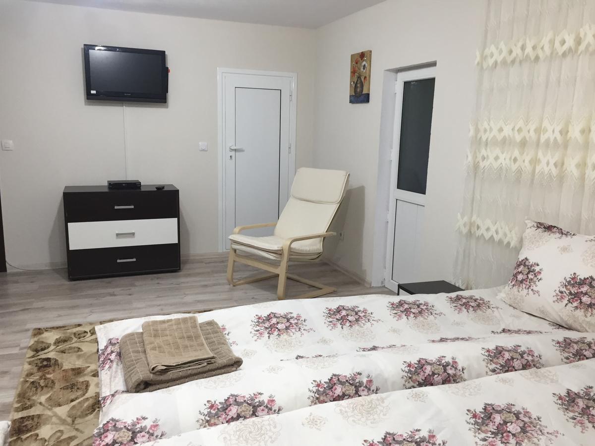 גוצה דלצ'ב Elenite Guesthouse מראה חיצוני תמונה