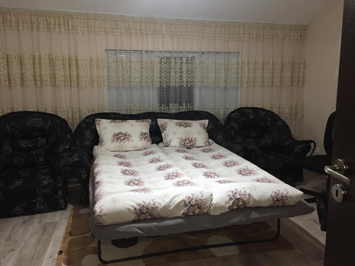 גוצה דלצ'ב Elenite Guesthouse מראה חיצוני תמונה