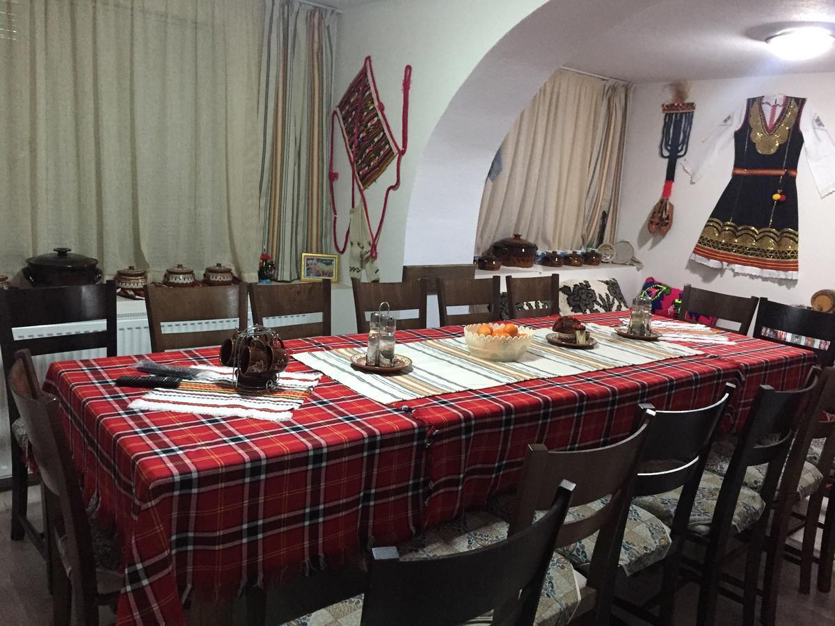 גוצה דלצ'ב Elenite Guesthouse מראה חיצוני תמונה