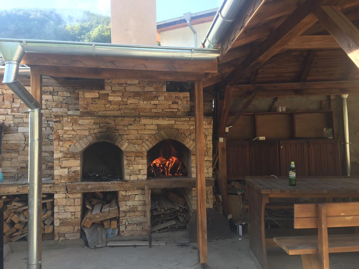 גוצה דלצ'ב Elenite Guesthouse מראה חיצוני תמונה